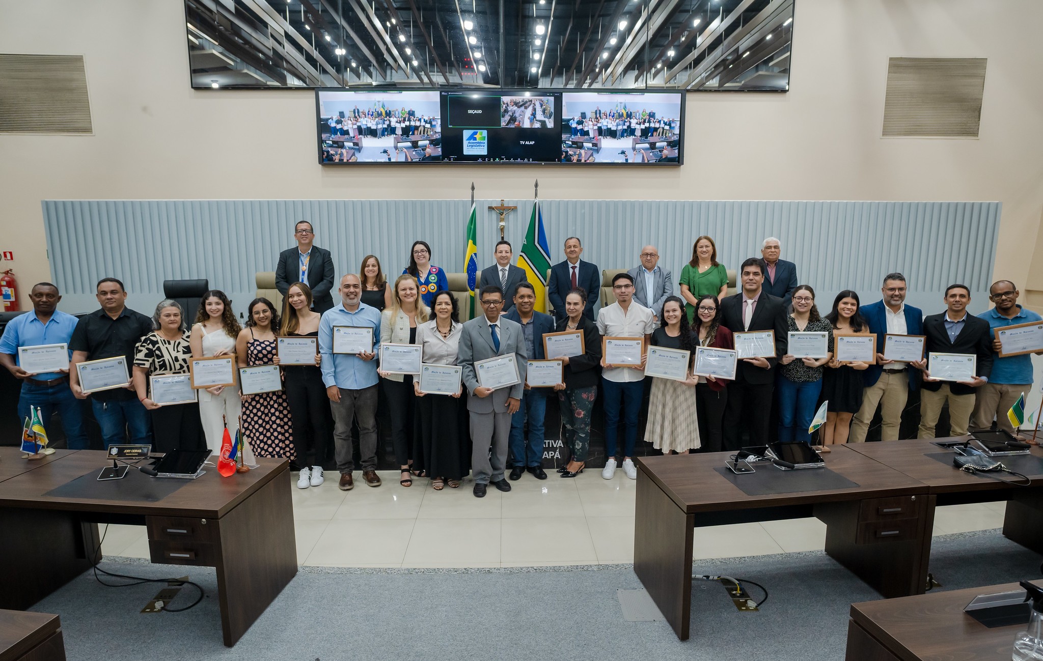Técnicos do projeto Tedplan/Unifap são homenageados na Assembleia Legislativa