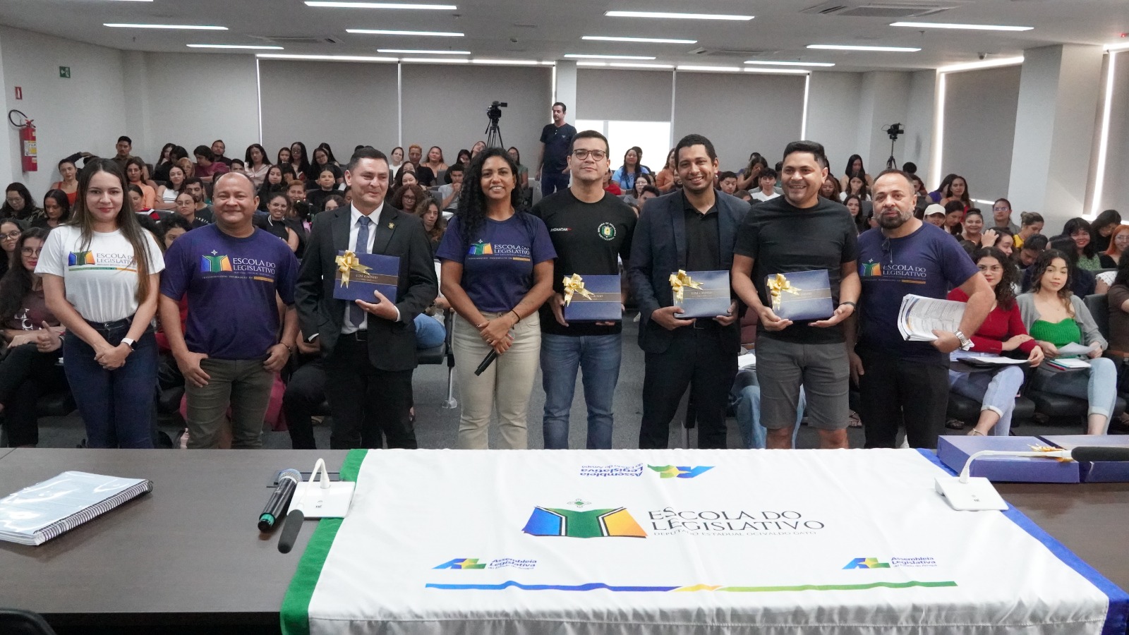 Escola do Legislativo realiza revisão final para a prova do MP-AP